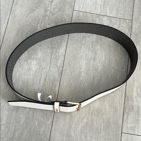 DKNY Faux Leather Cream Belt with Gold Buckle, Size L/XL - Picture 7 of 8